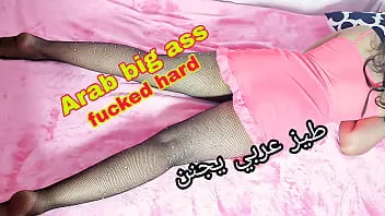 نيك مغربي ينام مع خطيبته القحبة تركته ينام فوقها و يزني معاها