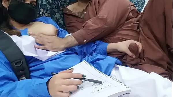 مدرس يطلع بزاز طالبة حيحانة تلعب في عيره ناكها بلقوة سكس باكستان