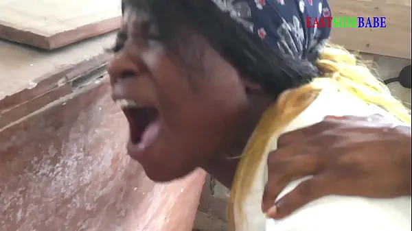 شاب ينيك طالبة سودانية يحضن طيزها بقوة افلام سكس سوداني